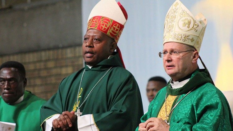 Dom Victor Phalana, Bispo de Klerksdorp (África do Sul)