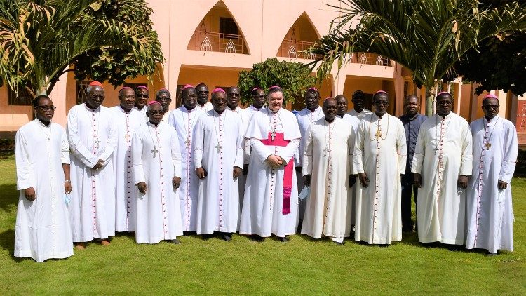 Evêques de la Conférence épiscopale Burkina-Niger avec le Nonce apostolique, Mgr Michael Francis Crotty