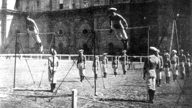 Concorso ginnastico in Vaticano: esercizi alle barre fisse (27 settembre 1908)