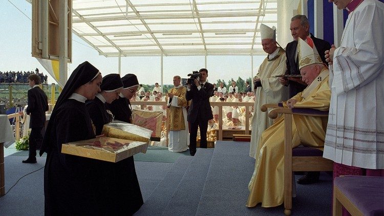 2021.06.22 Viaggio Pastorale di Giovanni Paolo II in Ucraina (23-27.06.2001)