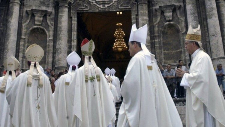 Imagen de archivo: obispos de Cuba.