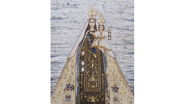 Mosaico chileno de la Virgen del Carmen en el Vaticano.
