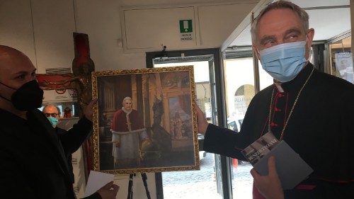 Gänswein: Benedikt XVI. freut sich innerlich auf Musik-Geschenk