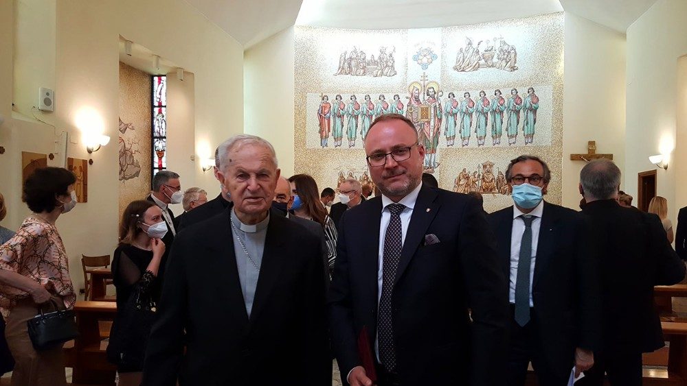 Veľvyslanec Marek Lisánsky s kardinálom Jozefom Tomkom