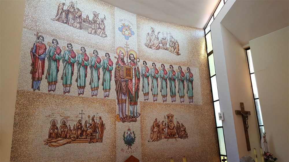 Hlavná mozaika od akad. umelca Jozefa Cincíka