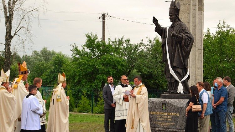 Odsłonięcie pomnika Jana Pawła II we Lwowie