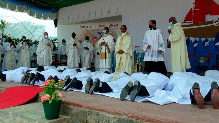Ordenações Diaconais e Sacerdotais, na Diocese de Santiago de Cabo Verde