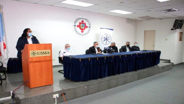Obispos de Panamá tras concluir su Asamblea anual.