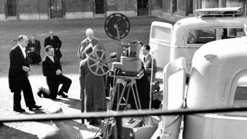 "Roma nel mondo",  riscoperti e digitalizzati i cinegiornali San Paolo anni '50 su Pio XII 