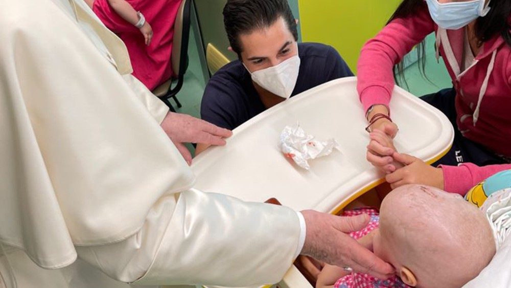 Popiežiaus vizitas Gemelli ligoninės pediatriniame onkologiniame skyriuje