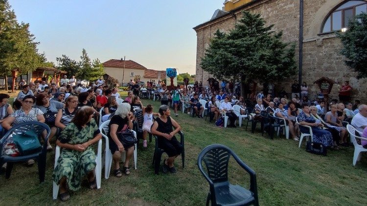 Първа епархийна среща на възрастните хора от Никополския диоцез
