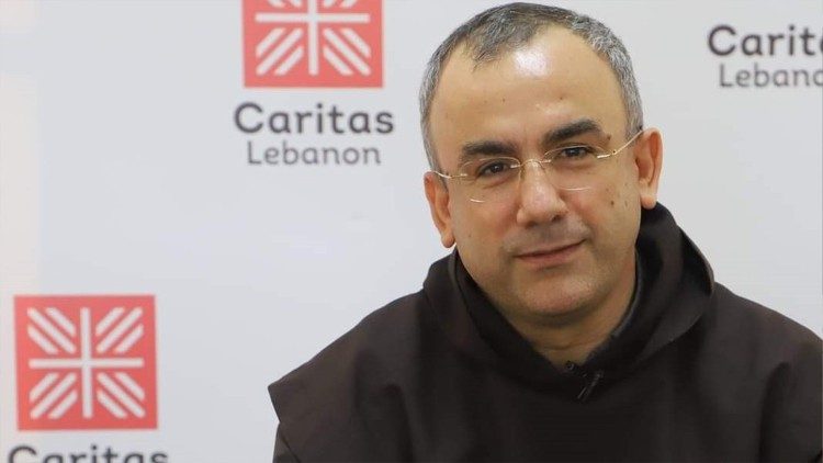 Un primo piano di Padre Michel Abboud, presidente di Caritas Libano