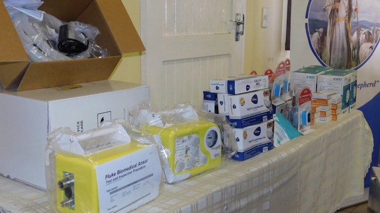 Подарки Папы Франциска для католической больницы «Добрый пастырь» в Ситеки (Эсватини)