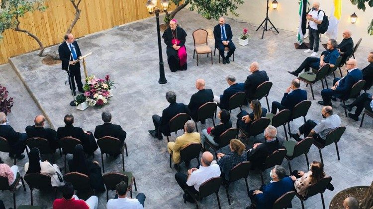 Amman, Inaugurazione e benedizione Casa del Sacro Cuore. Tra i presenti, il Patriarca Pierbattista Pizzalla