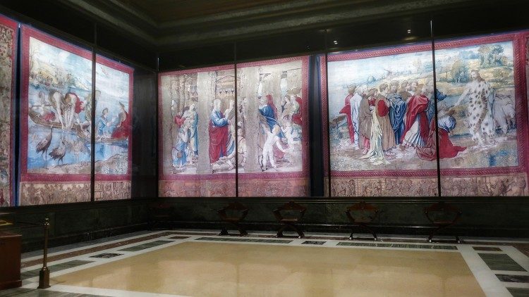 Gli arazzi esposti nella Sala di Raffaello nella Pinacoteca Vaticana  Foto: A. Poce © Musei Vaticani