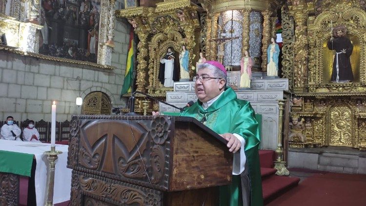 Imagen gentileza Iglesia Viva: Monseñor Oscar Aparicio, Arzobispo de Cochabamba, Bolivia.