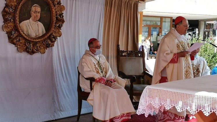 Kardinolas B. Stella garbingojo Dievo tarno Albino Luciani – Jono Pauliaus I išrinkimo metinių minėjime rugpjūčio 26 d. Canale D’Agorde