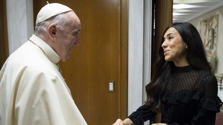 Papst Franziskus trifft die irakische Friedensnobelpreisträgerin Nadia Murad, 26. August 2021