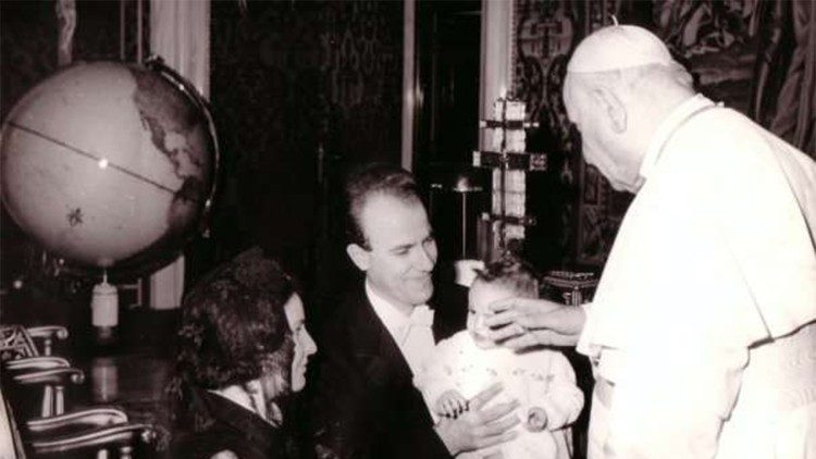 Giampaolo Gusso con la famiglia e Papa Giovanni XXIII - Foto di Anna Maria Gusso