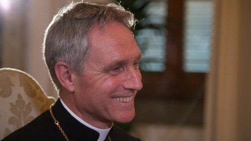 Gänswein verteidigt Benedikt XVI. erneut gegen Vorwürfe