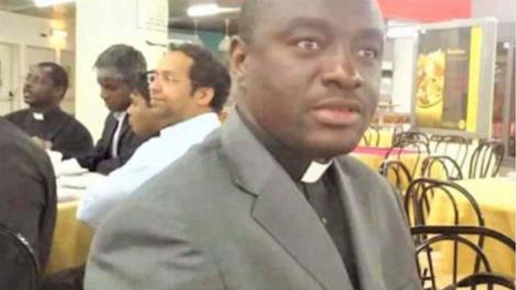 Monseñor Julius Agbortoko Agbor, Vicario general de la diócesis de Mamfe, en el suroeste de Camerún