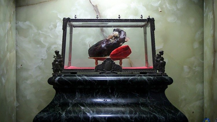 Reliquia de Fray Mamerto Esquiú, su corazón, expuesto en el Convento de San Francisco, en Catamarca