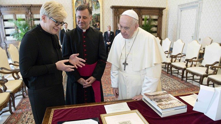 Папа Франциск с министър-председателя на Литва
