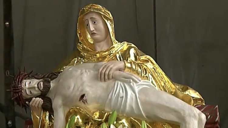 「聖母の七つの御悲しみ」の像　スロバキア・サスティン・聖母巡礼聖堂