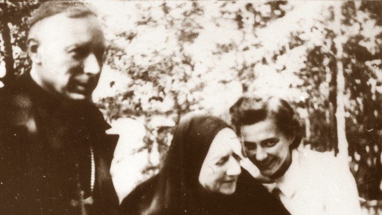 斯德望·维辛斯基枢机和伊莉莎白·罗撒·恰卡修女