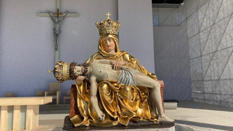 Статуя Матері Божої Семи Скорбот в Шаштіні (Словаччина)