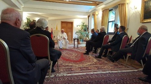 Il Papa: libertà e diversità fanno paura, ci salverà la vicinanza al popolo di Dio