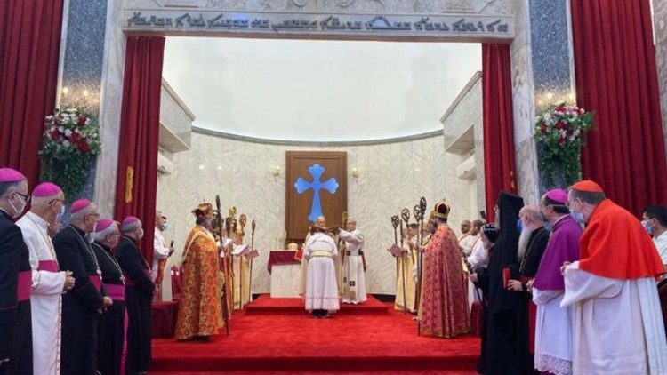 La célébration d'intronisation du nouveau Patriarche assyrien.