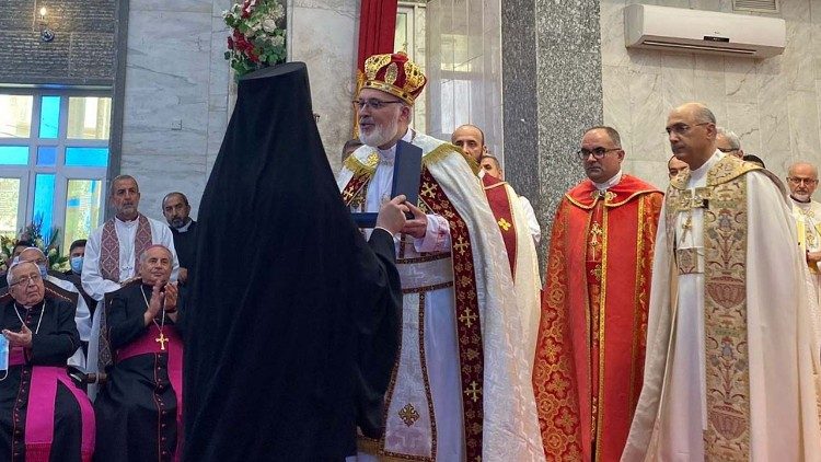 Amtseinführung von Mar Awa III. im September letzten Jahres: Der Patriarch trug zur ersten Ausgabe bei