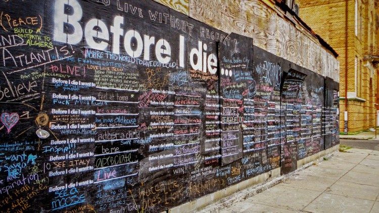 Tường "before I die..." tại Genova, Ý