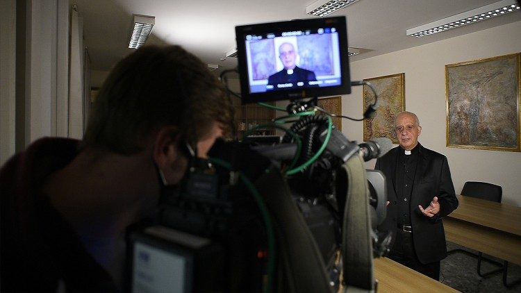 Mgr Rino Fisichella, président du Conseil pontifical pour la nouvelle évangélisation, répondant à une interview télévisée.