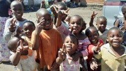 The-Last-20-bambini-africa-fame-sorriso-povertA-copia.jpeg