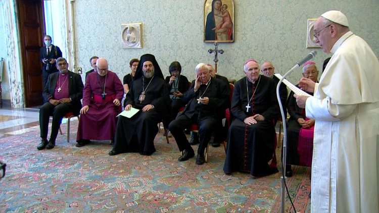 Rencontre entre Pape François et les évêques amis des Focolari 