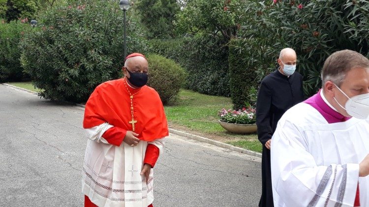 Il cardinale Wilton Gregory, arcivescovo di Washington, D.C., prende possesso della sua chiesa titolare dell'Immacolata Concezione a Grottarossa 