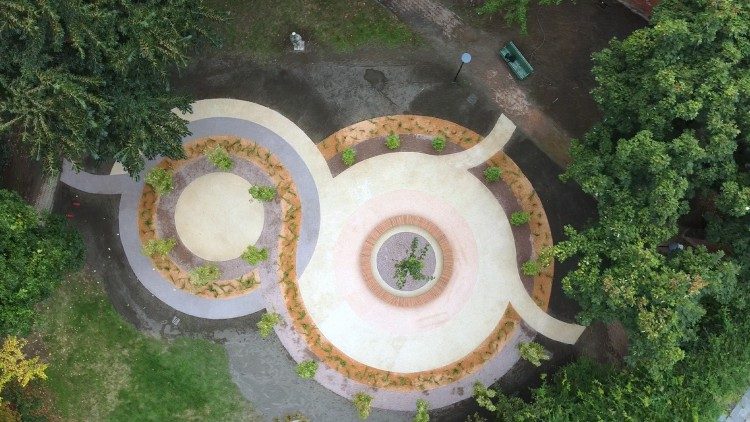 Veduta aerea della Living Chapel al giardino Calderini
