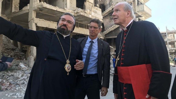 Archivbild: Kardinal Schönborn (rechts) bei einem Solidaritätsbesuch in Syrien 2021