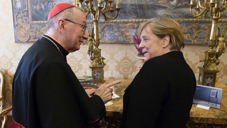Bundeskanzlerin Angela Merkel und der vatikanische Kardinalstaatssekretär Pietro Parolin