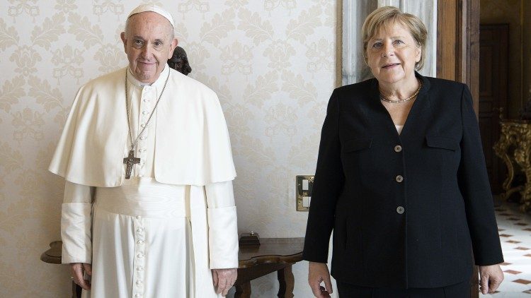 Папа Франциск и федеральный канцлер ФРГ Ангела Меркель