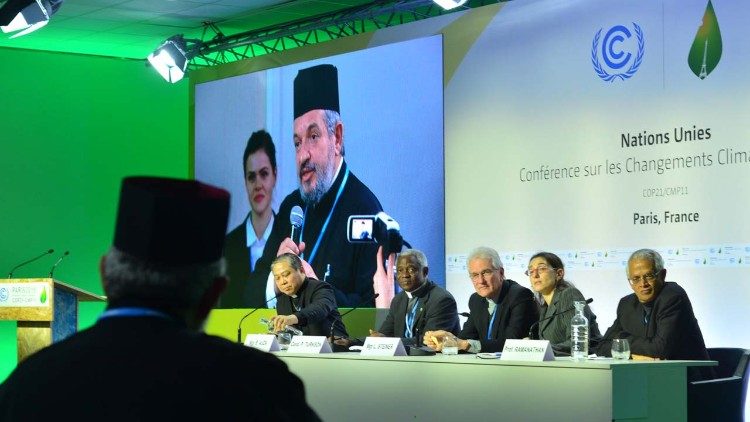 Conferencia de prensa con la delegación del Vaticano en la COP21, París 