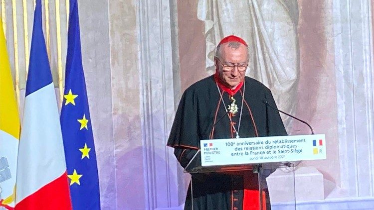 El cardenal Parolin en la mesa redonda de la Embajada de Francia ante la Santa Sede 