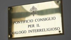 Pontificio-Consiglio-Dialogo-Interreligioso---la-targa-allingresso-del-dicastero.jpg