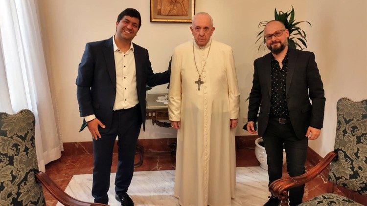 El Papa y los Fundadores de la Red Global de Laicos Misioneros, RENOVA+.