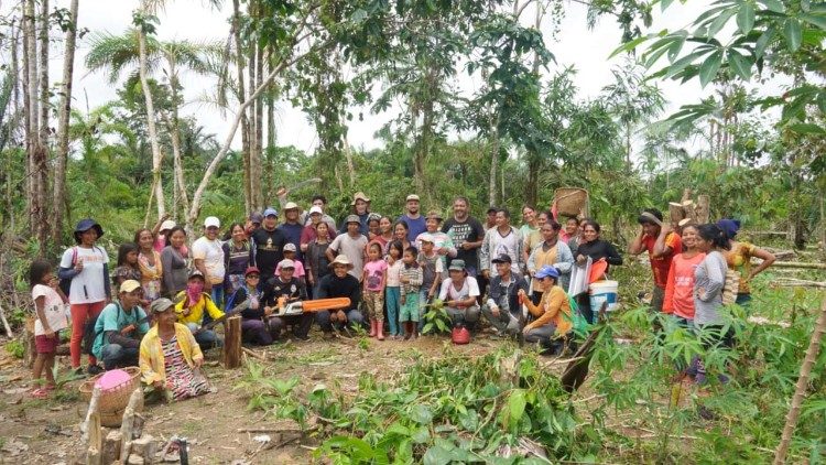 Brazilijos Amazonijos tikinčiųjų bendruomenė