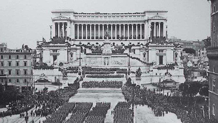 La celebrazione del 4 novembre 1921 all'Altare della Patria - Foto Stato Maggiore della Difesa