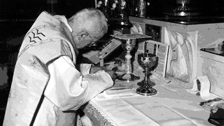 Blessed James Alberione celebrating Mass, 19 March 1960