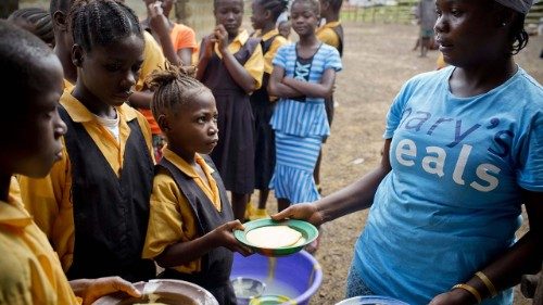 Mary's-Meals-Gründer: Mehr Armut, mehr Hunger